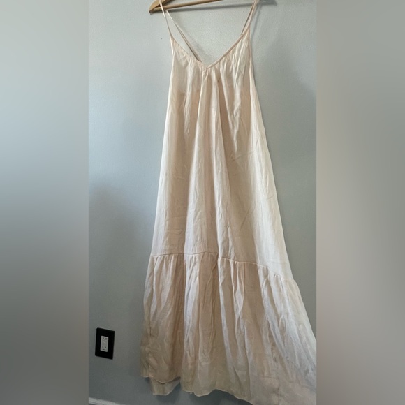 Sheer flows maxi dress - Picture 5 of 9